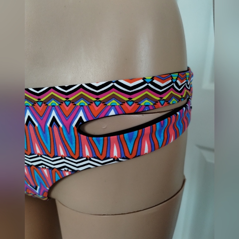 L Space Colorful Patterned Bikini Set - Picture 5 of 9